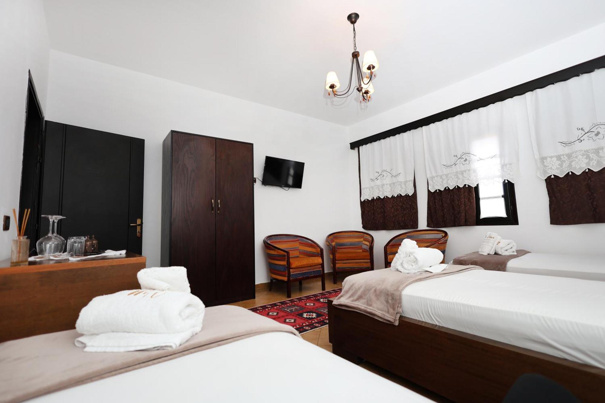 Villa Elmar Berat Exterior photo