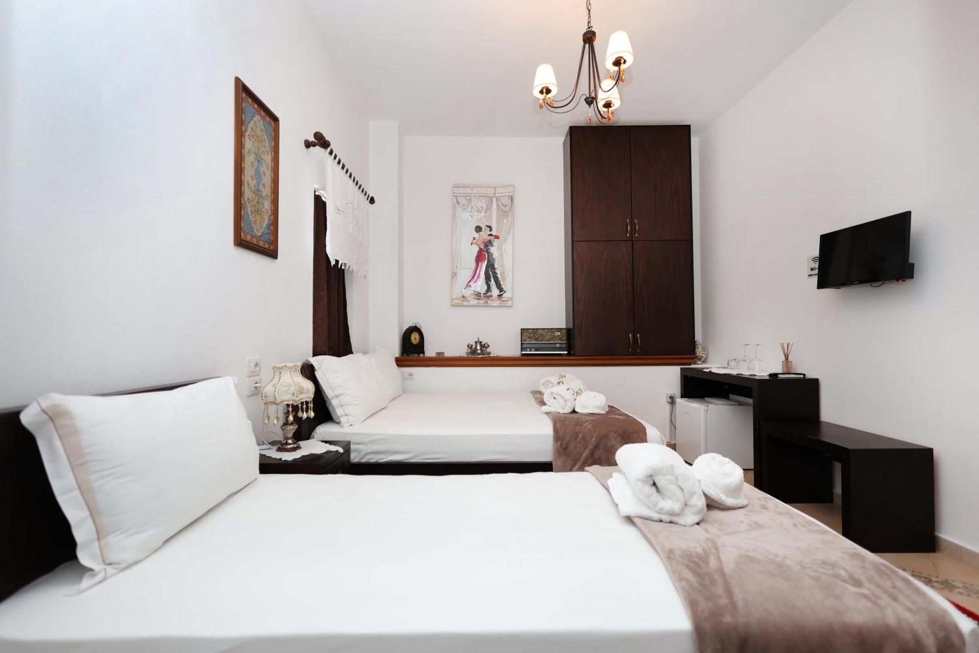 Villa Elmar Berat Exterior photo
