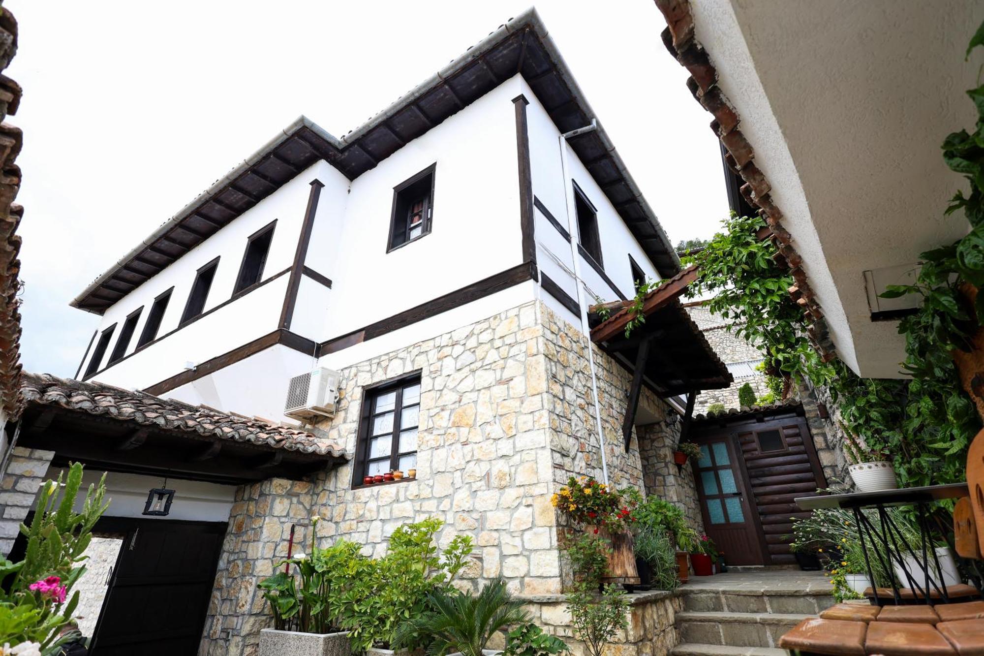 Villa Elmar Berat Exterior photo